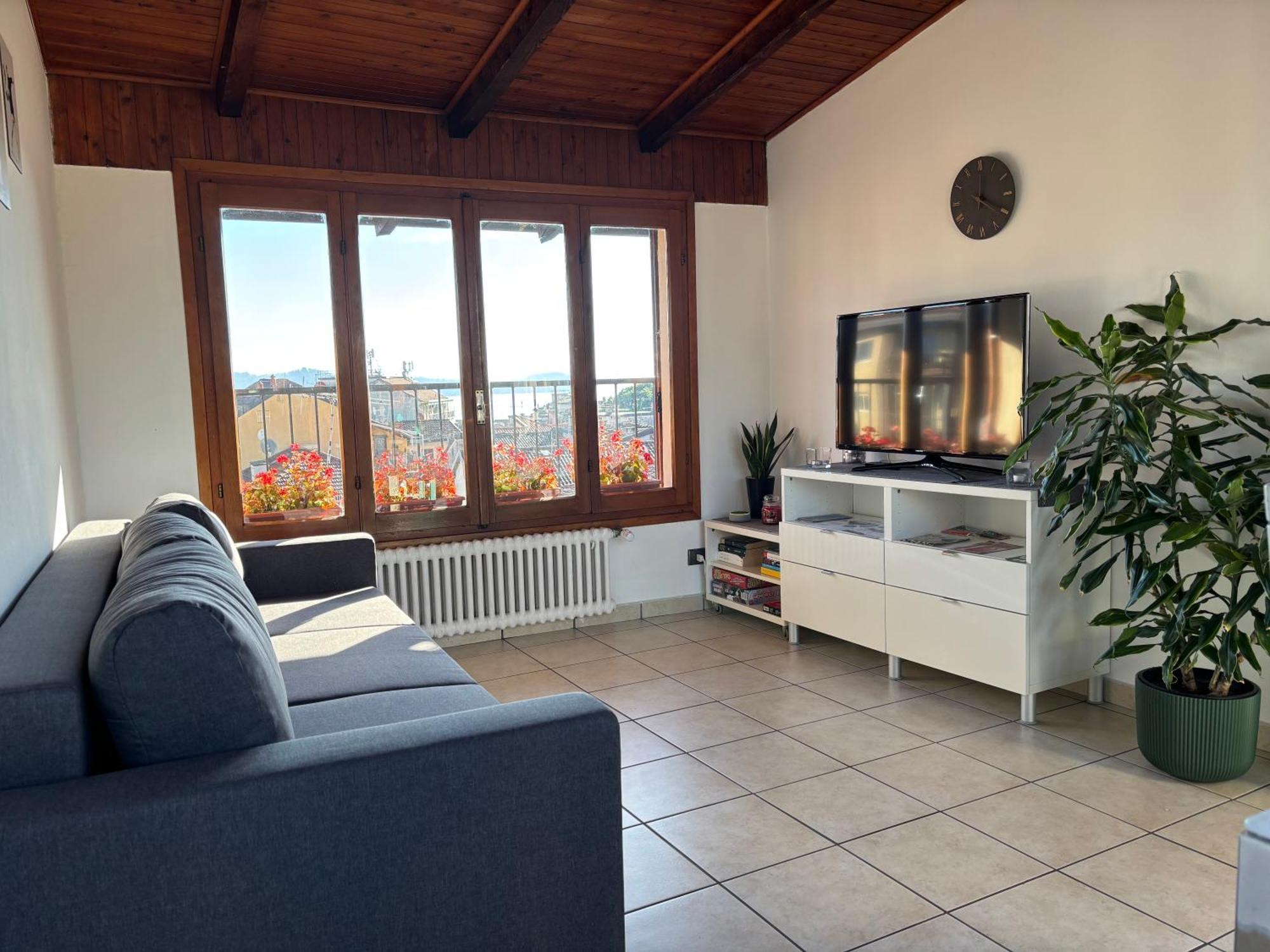La Terrazza Apartment Verbania Exterior photo